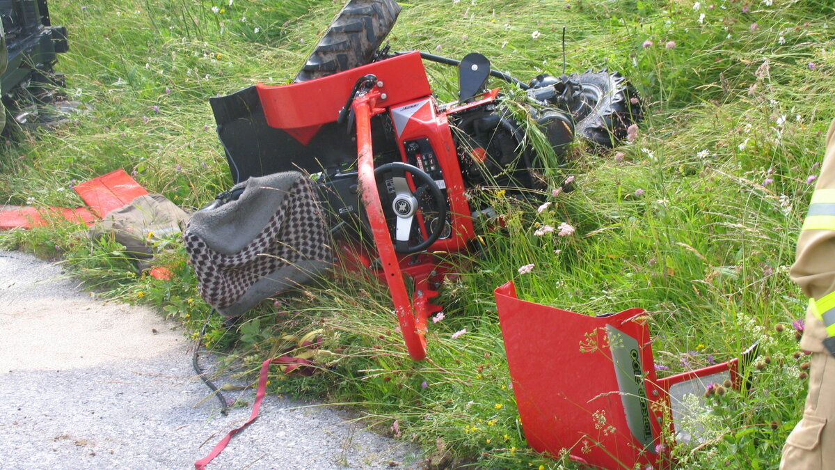 Fahrzeugabsturz in Niedergallmigg - Weiler Zöbele