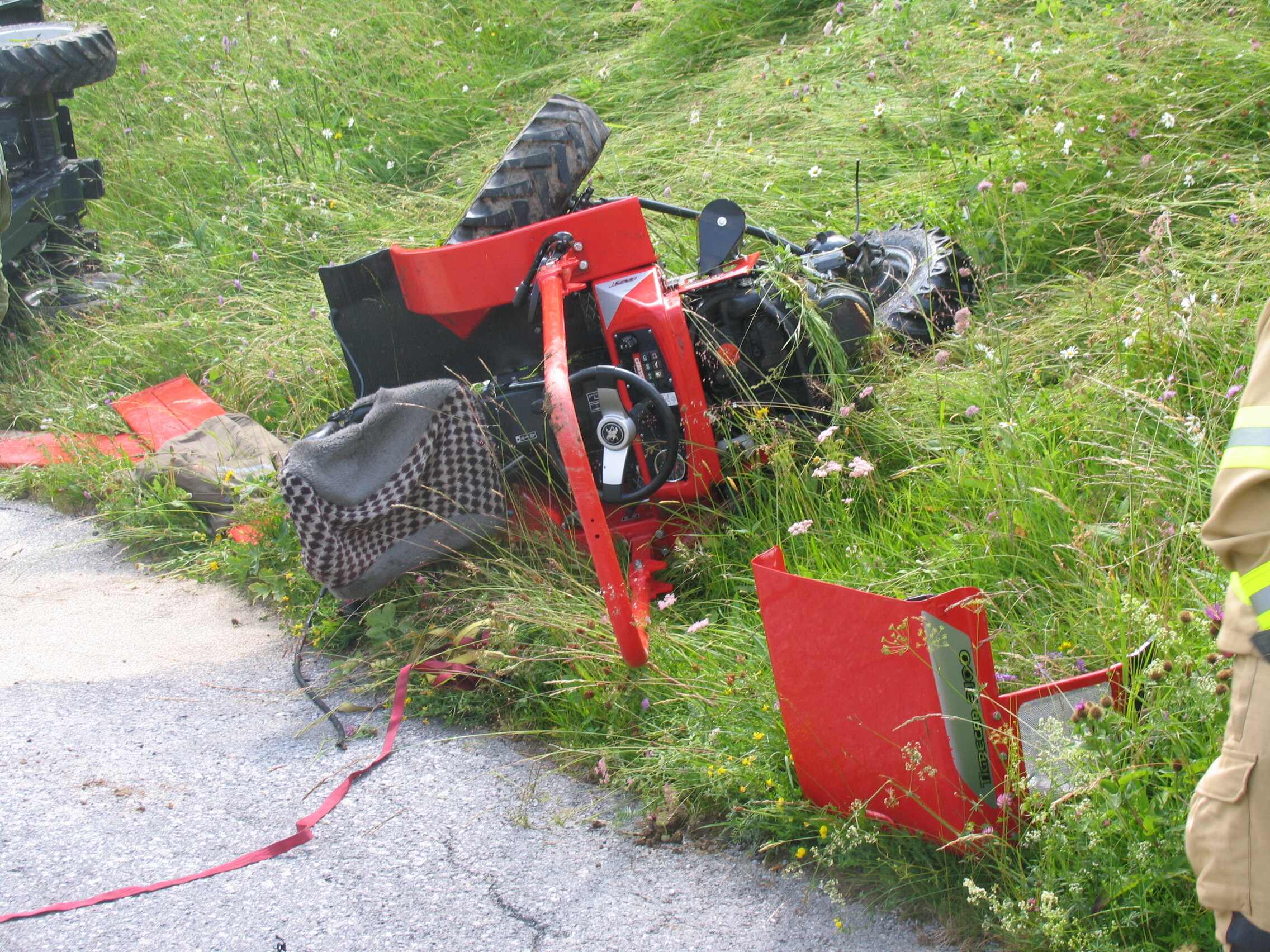 Fahrzeugabsturz in Niedergallmigg - Weiler Zöbele