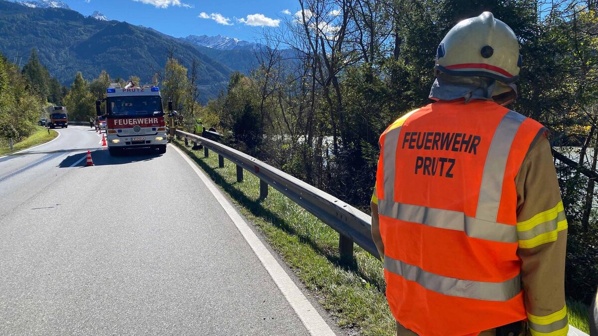 Fahrzeugüberschlag auf der B180 Reschenstraße
