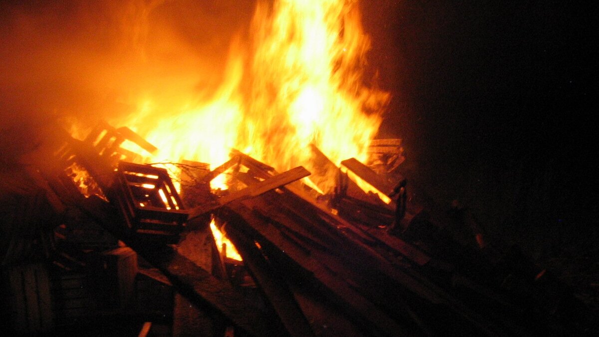 Brandalarm wegen illegalem „Herz-Jesu-Feuer“