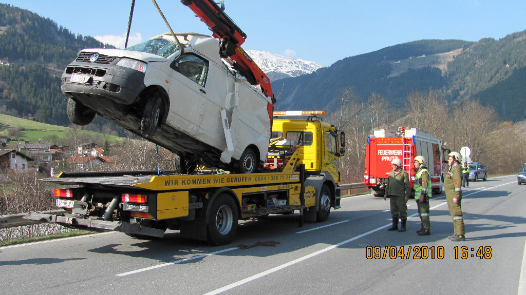 Verkehrsunfall auf der B180, SPAR-Markt Prutz