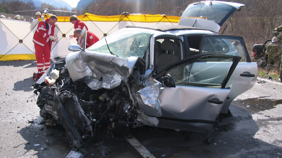 Tödlicher Verkehrsunfall auf der B180 bei Ried