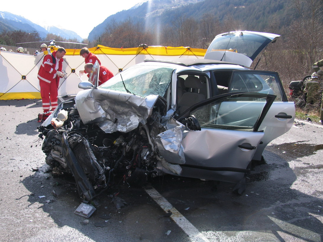 Tödlicher Verkehrsunfall auf der B180 bei Ried