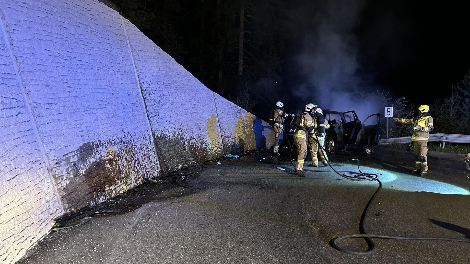 Verkehrsunfall mit Fahrzeugbrand auf der Serfauser Straße