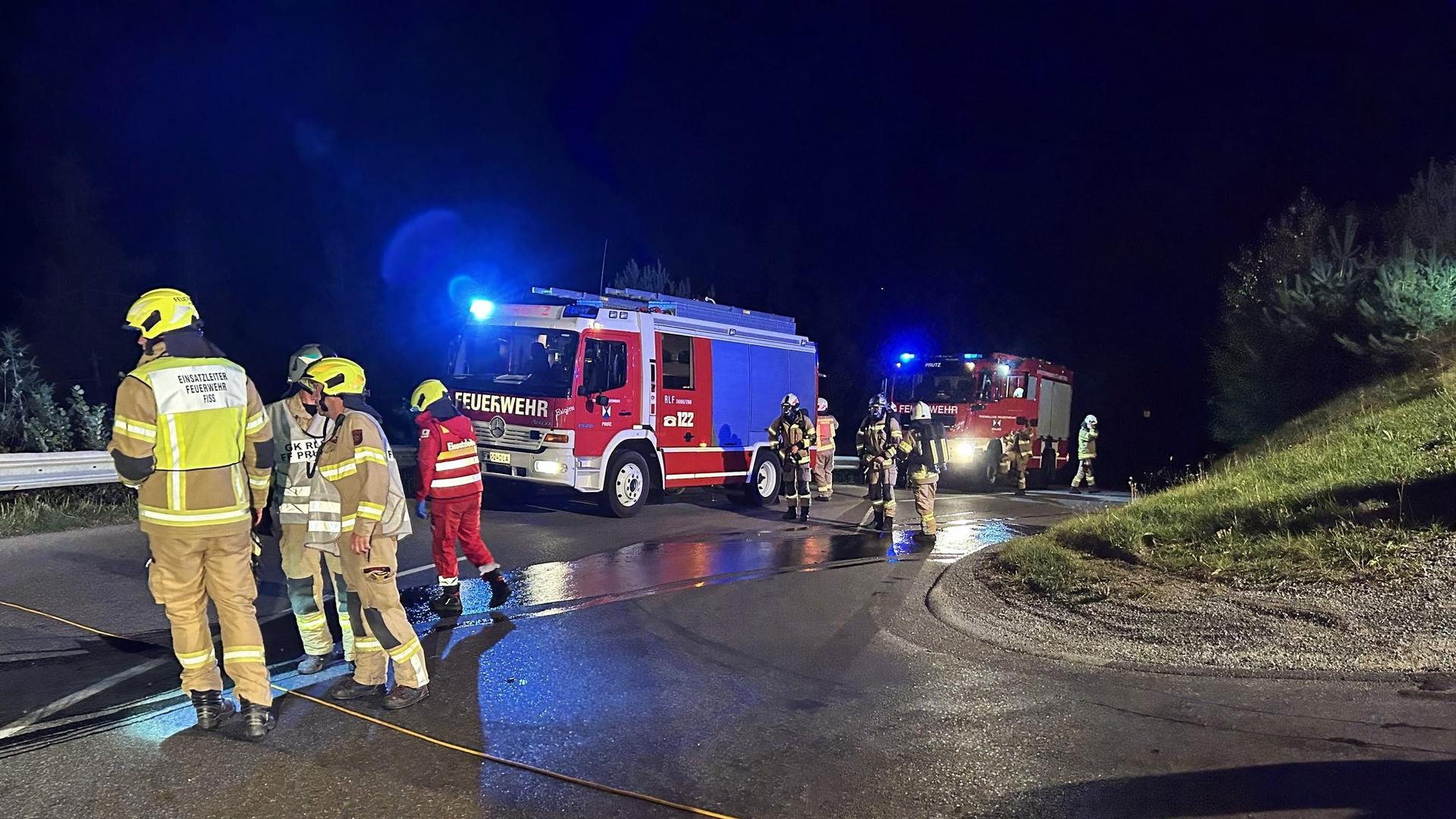 Verkehrsunfall mit Fahrzeugbrand auf der Serfauser Straße
