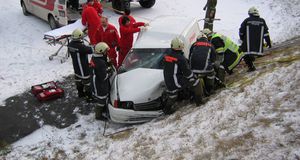 Verkehrsunfall auf der B180 auf Höhe ESSO Tankstelle