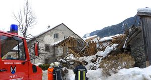 Stadeleinsturz wegen Schneelast in Prutz